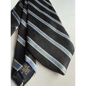 Brooks Brothers Makers Pure Silk Black Red Striped Design Men's Neck Tie